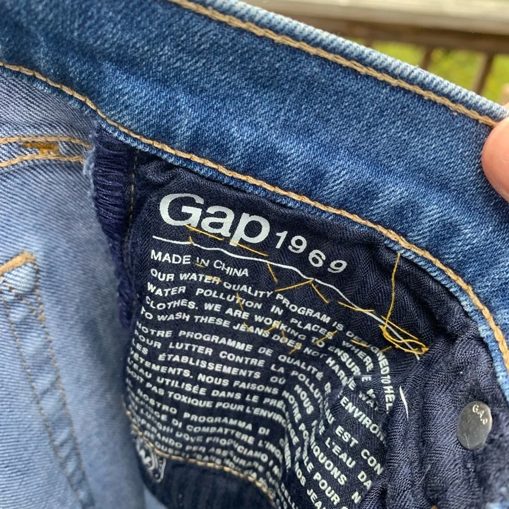 GAP Women's girlfriend 1969 Blue Jeans with Fun Patches - Picture 12 of 12